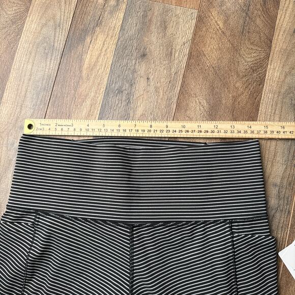 Athleta‎ Satulation Stash Pocket II Textured Leggings Women's Large Cropped NWT - Picture 11 of 14